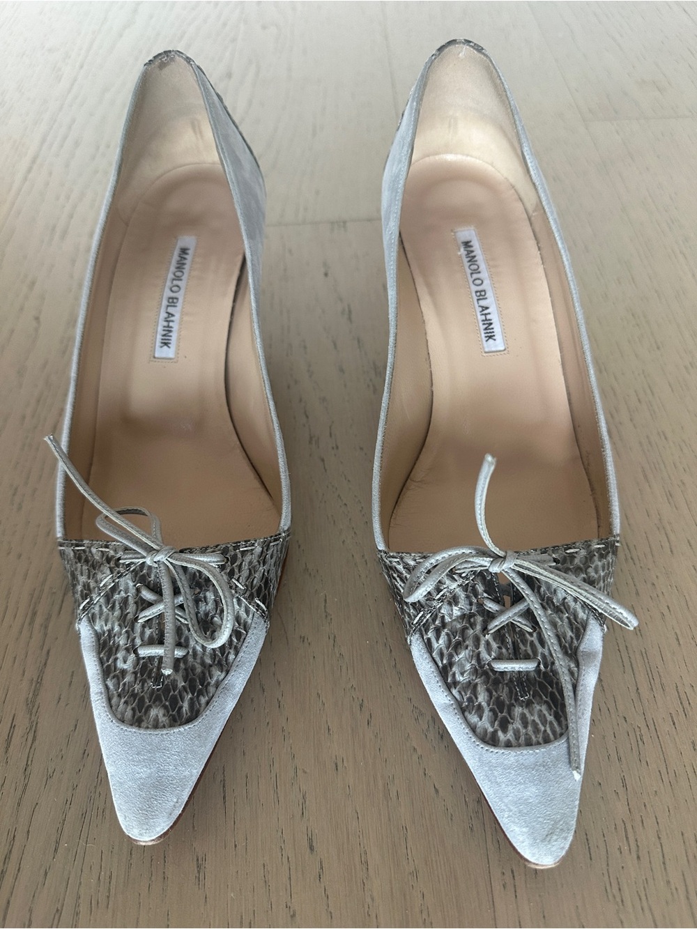 Manolo Blahnik Grey Pointed Toe Pumps with Snakeskin Detail - MINT CONDITION.